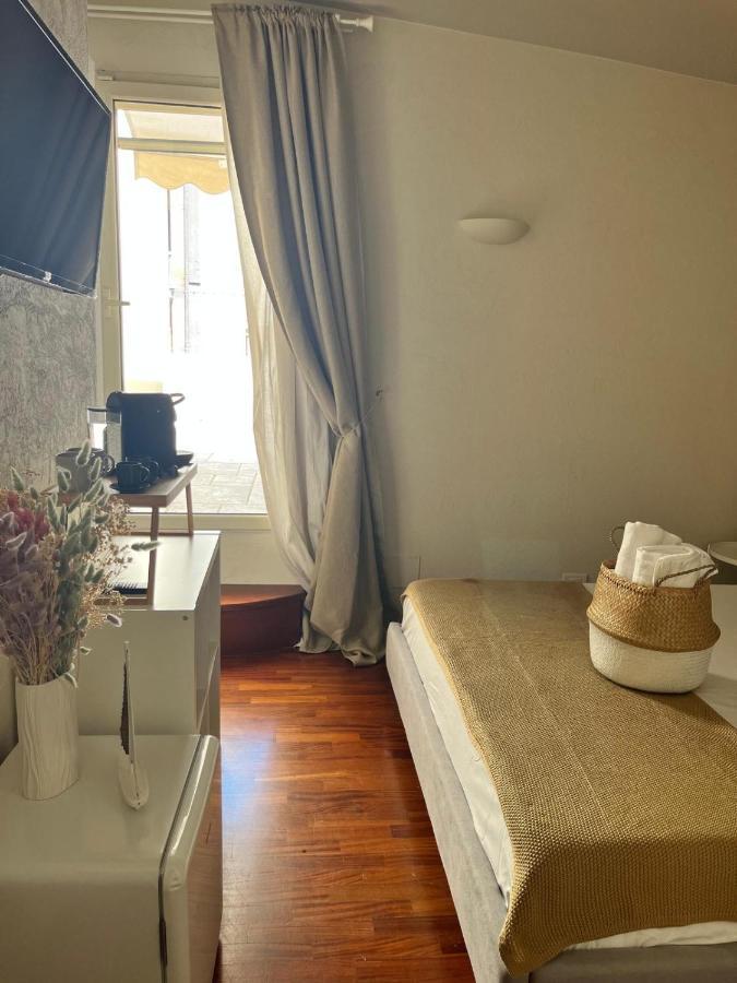 Apulia Journey - Manzoni 11 Hotel Bari Bagian luar foto