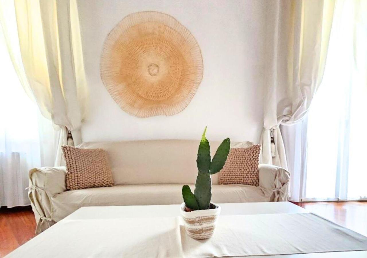 Apulia Journey - Manzoni 11 Hotel Bari Bagian luar foto