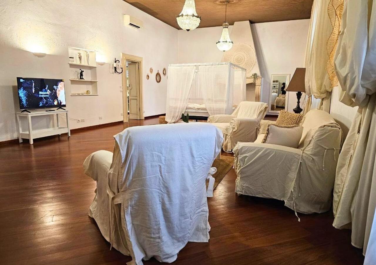 Apulia Journey - Manzoni 11 Hotel Bari Bagian luar foto