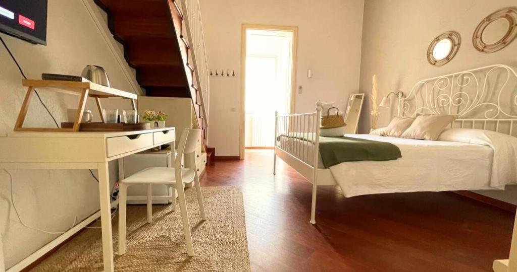 Apulia Journey - Manzoni 11 Hotel Bari Bagian luar foto