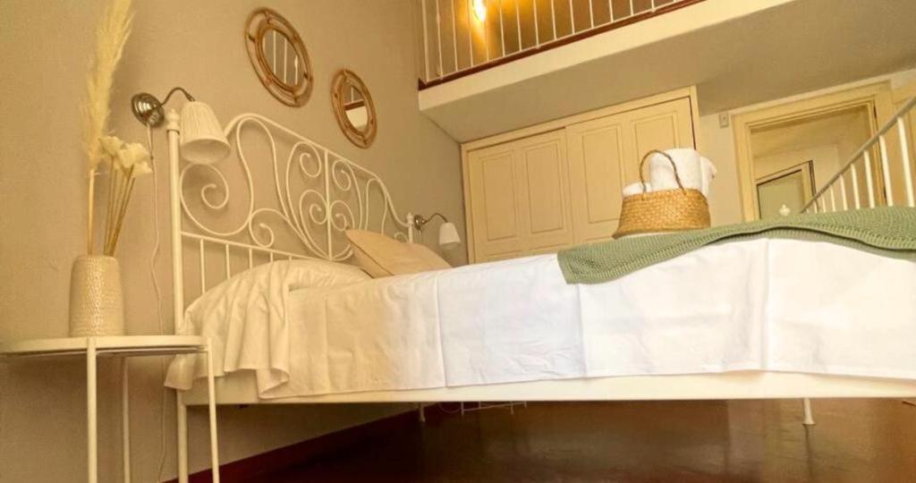 Apulia Journey - Manzoni 11 Hotel Bari Bagian luar foto