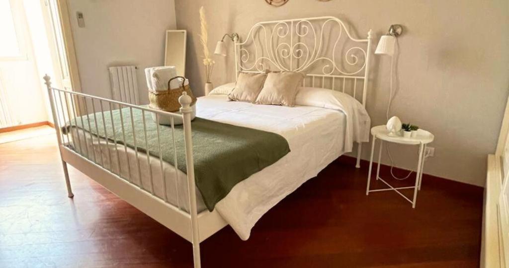 Apulia Journey - Manzoni 11 Hotel Bari Bagian luar foto